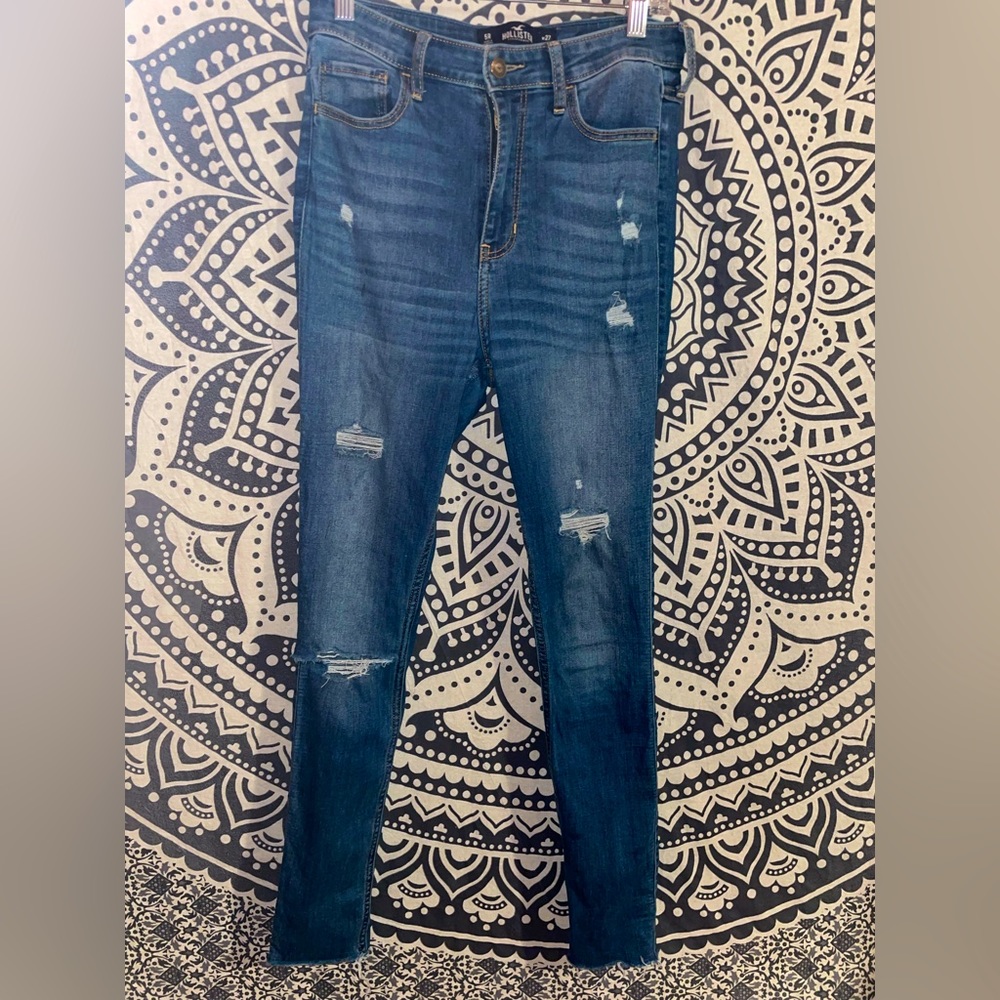 HOLLISTER dark wash ripped jeans